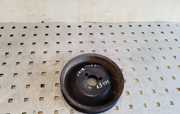 Volkswagen Transporter - Caravelle T4 Power steering pump pulley 074121031
