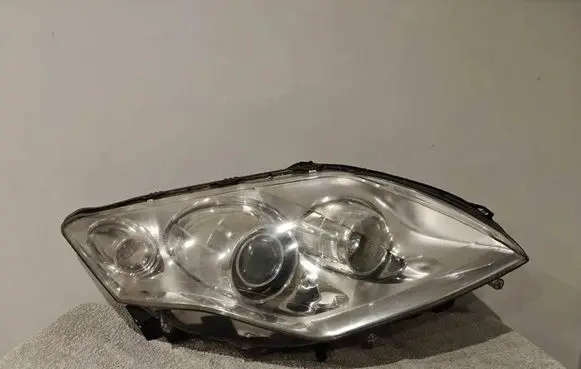 Renault Laguna III Headlight/headlamp 260100040R A048319 89901845