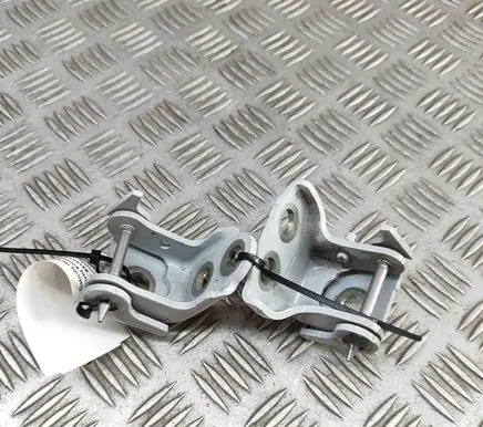 Rear door hinge set