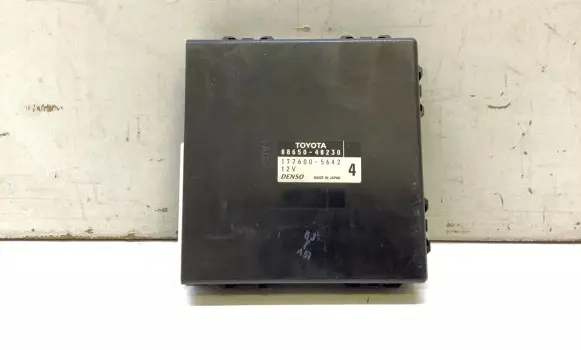 Lexus RX 330 - 350 - 400H Other control units/modules 8865048230 1776005642