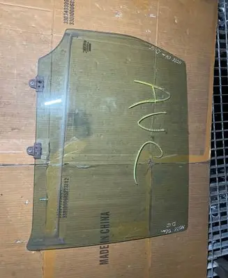 Nissan Note (E11) Rear door window glass