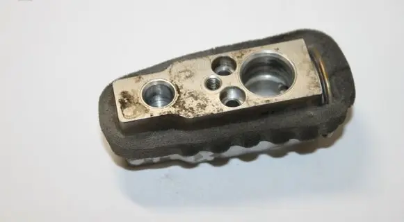 Air conditioning (A/C) expansion valve