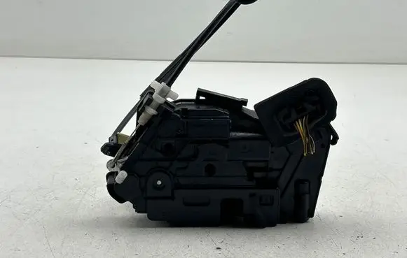 Volkswagen Sharan Front door lock 5K1837016B CM2050511