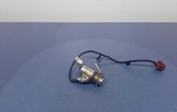 Volkswagen PASSAT CC Fuel injector 04L131113K