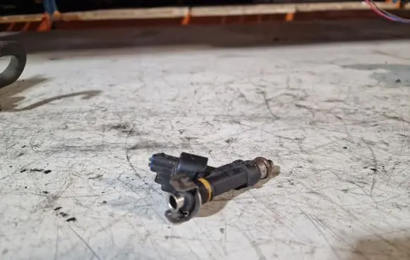 Fuel injector