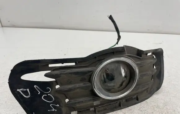 Mercedes-Benz C W204 Front fog light A2048850223