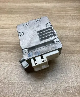 Toyota Prius (XW20) Power steering control unit/module 8965047082 1129001101