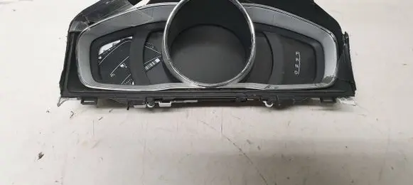 Volvo V60 Speedometer (instrument cluster) 31687360 0629104 992703K95