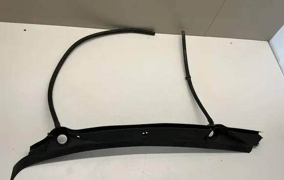Mercedes-Benz Vito Viano W638 Wiper trim A6386270301