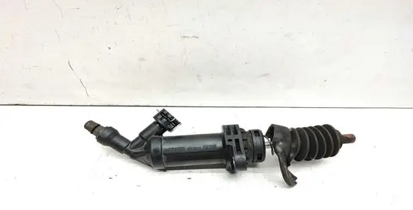 Clutch slave cylinder