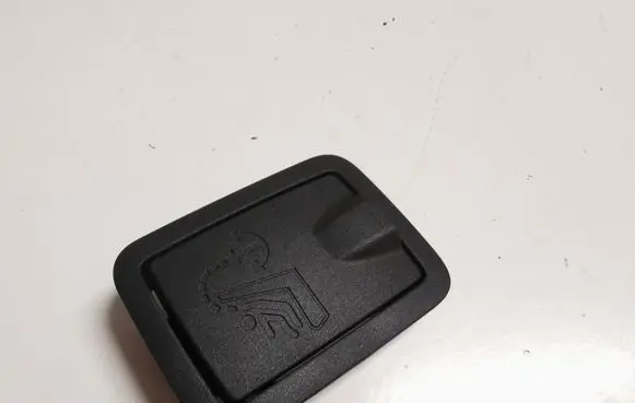 Audi A5 8T 8F ISOFIX cover 8T0887301A