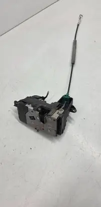Opel Zafira B Front door lock 13210748