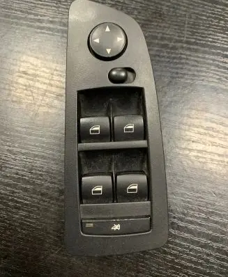 BMW 1 E81 E87 Electric window control switch 9132066