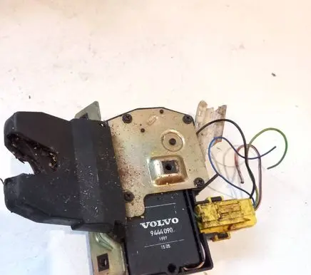 Volvo S70 V70 V70 XC Tailgate lock latch 9444090