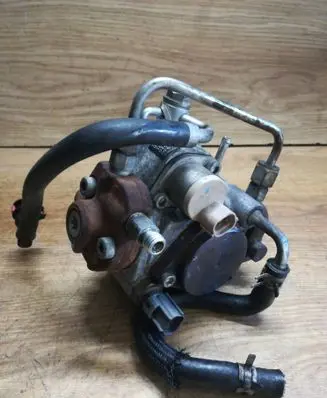 Toyota Avensis T250 Fuel injection high pressure pump 221000R020 HU2940000304 01565