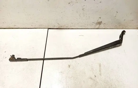 Peugeot 407 Front wiper blade arm