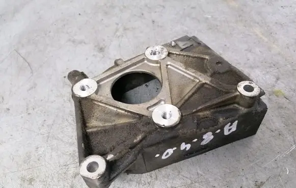 Audi A8 S8 D3 4E Other engine bay part 057130147K