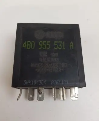 Audi A4 S4 B5 8D Window wiper relay 4B0955531A 5WK10430A