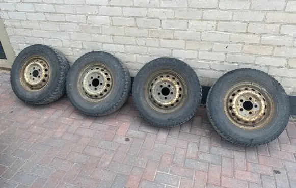 Volkswagen II LT R15 C winter/snow tires with studs R15C22570