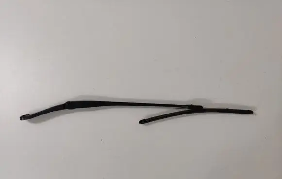 BMW 8 G14 Front wiper blade arm 9463873 7357315