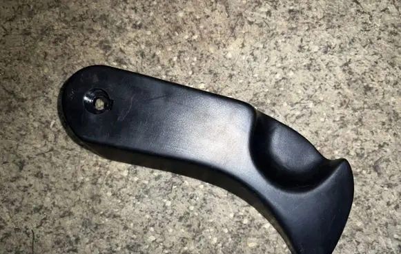 BMW 5 E39 Engine bonnet (hood) release handle 8226621