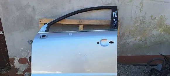 Chevrolet Captiva Front door