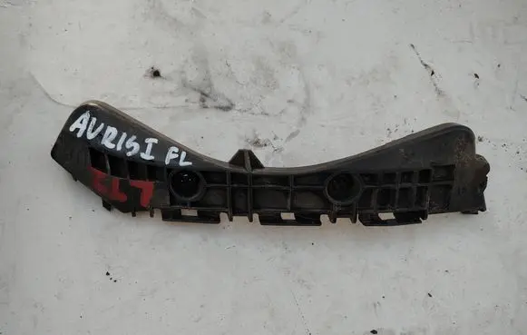Toyota Auris 150 Rear bumper mounting bracket