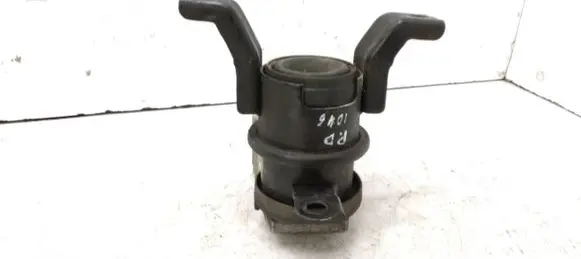 Ford Maverick Engine mount bracket 5L846A094F