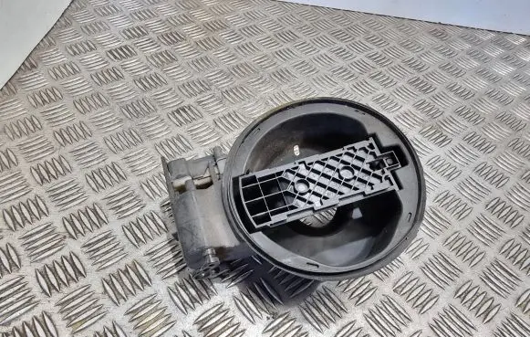 Fuel tank cap lock