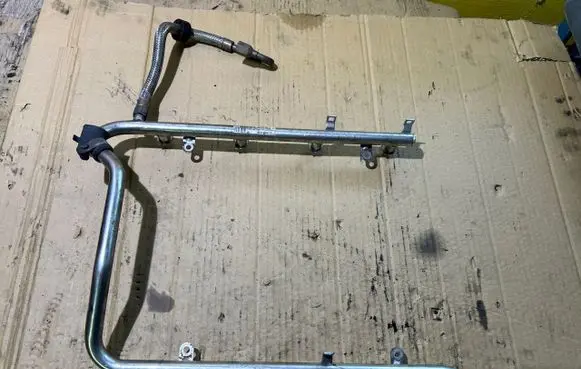 Mercedes-Benz CLS C219 Fuel main line pipe A1130700595