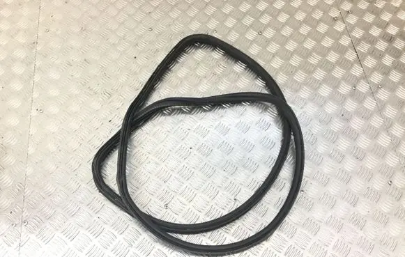 BMW 6 F12 F13 Trunk rubber seal (body) 7228502