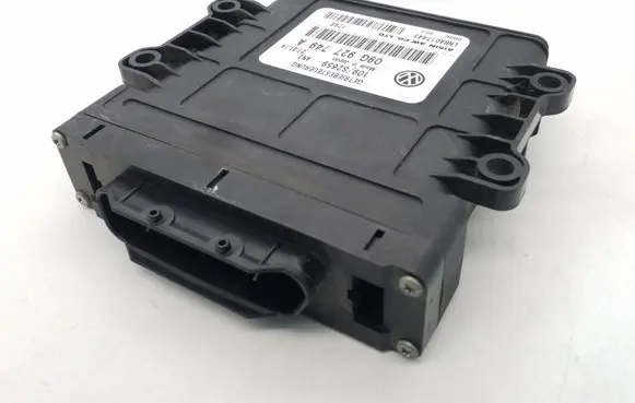 Volkswagen Jetta VI Transfer box differential control unit 09G927749A