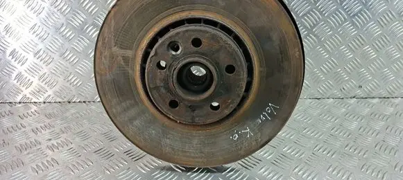 Volvo XC60 Front wheel hub spindle knuckle