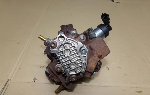 Renault Espace IV Fuel injection high pressure pump 0445010223