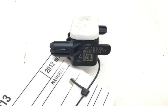 Nissan Juke I F15 Airbag deployment crash/impact sensor 988301EA0A