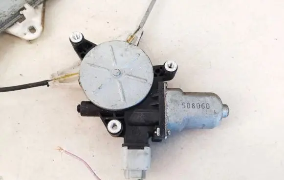 Honda FR-V Rear door window regulator motor