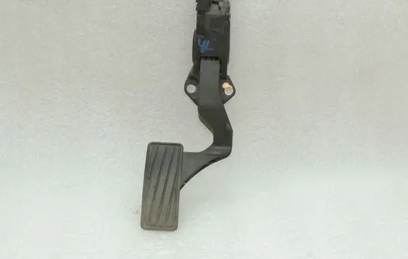 Suzuki SX4 Accelerator throttle pedal 4940079J90