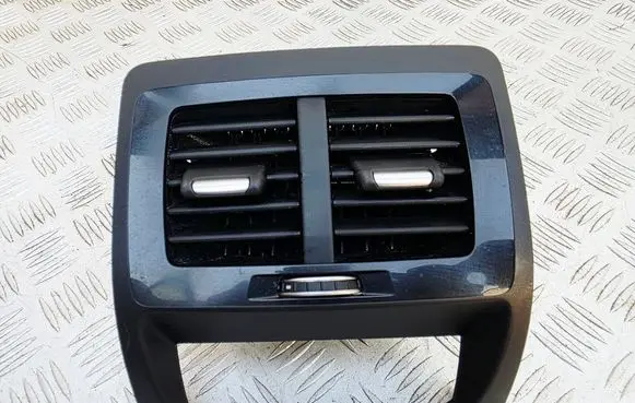 BMW X3 G01 Rear air vent grill 9363822 64229363822