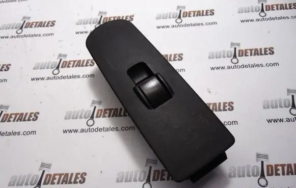 Mitsubishi Colt Electric window control switch MR587944