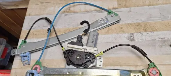 Citroen C2 Front door window regulator with motor 36128604