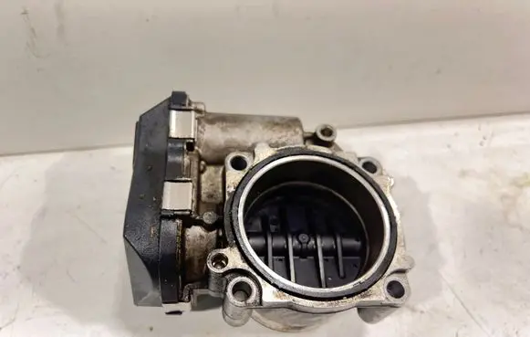 BMW 7 F01 F02 F03 F04 Engine shut-off valve 