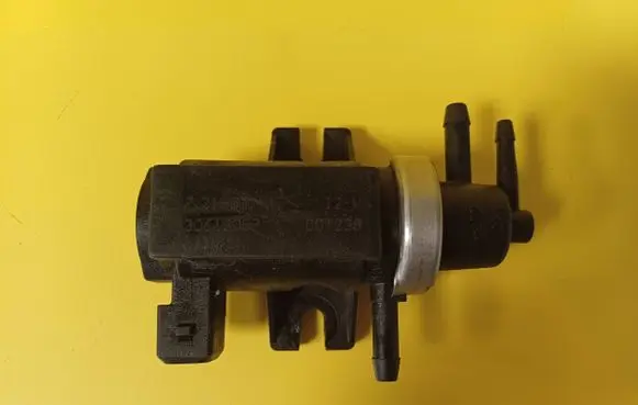 Volvo S40, V40 Turbo solenoid valve 30618057 72190343