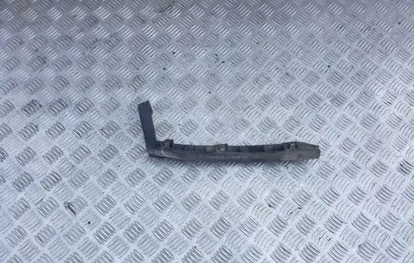 Front bumper mounting bracket