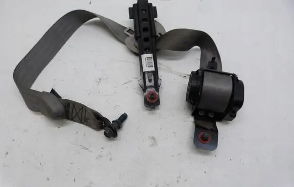 KIA Carnival Rear seatbelt 898204D000
