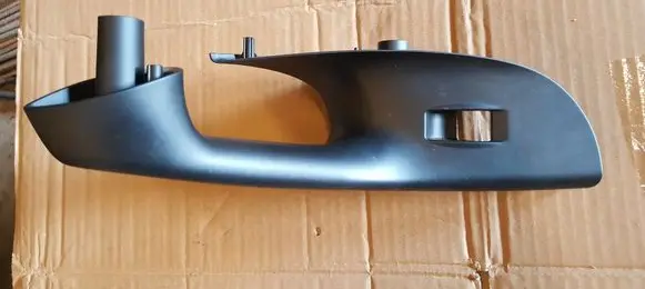 Volkswagen PASSAT B6 Rear door handle trim 3C4867180