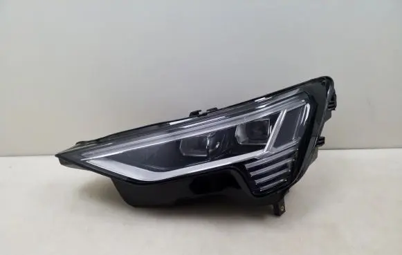Audi e-tron Headlight/headlamp 4KE941039