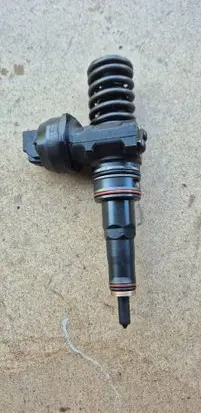 Fuel injector