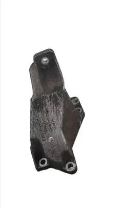 Volkswagen PASSAT B5.5 Engine mounting bracket 8D0199307E