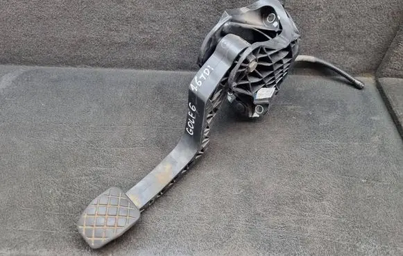Volkswagen Golf VI Clutch pedal 1K1721059DS 1K0721388R 1K0721388AC
