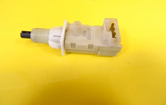 Opel Sintra Brake pedal sensor switch 10195523